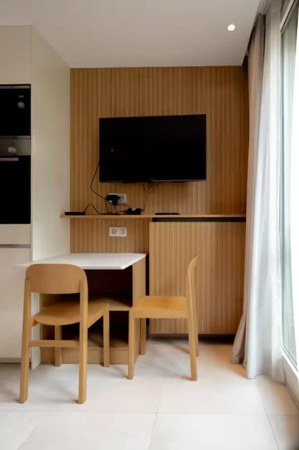 Renovated Great Design Apartment